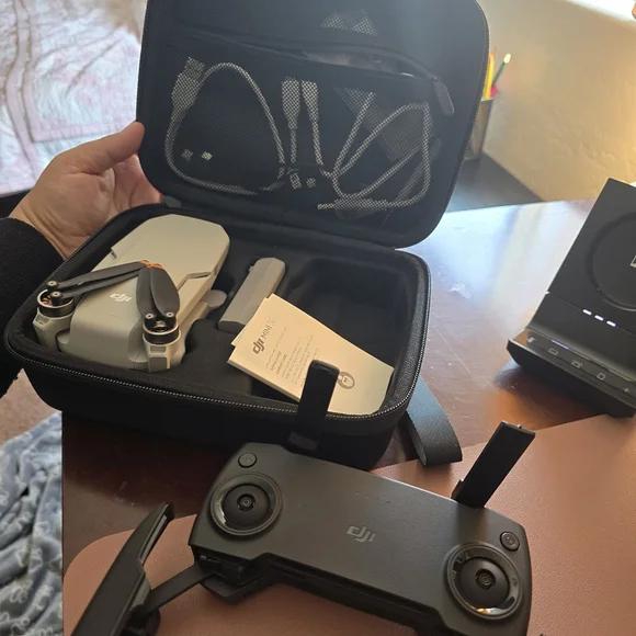 DJI Mini SE Gray Camera Drone | 2.7K | 30-Min Flight Time - Picture 3 of 4